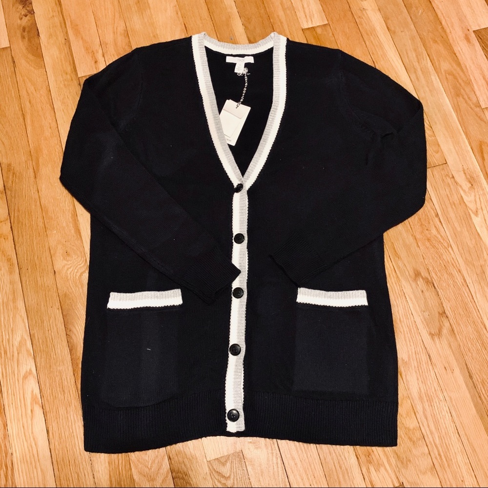 NWT WOMENS 1901 CARDIGAN SIZE MEDIUM!